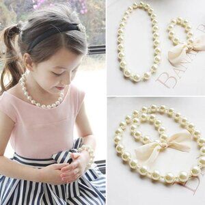 Girls Large Fun Pearl Set